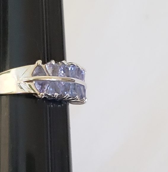 Size 7.75, 14K white Gold Tanzanite Ring, Trillion shaped stones, sizeable - Picture 7 of 8